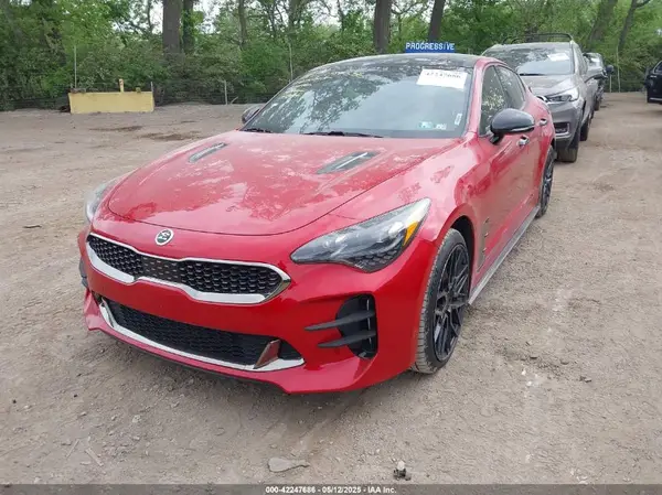 KNAE55LC6J6016001 2018 KIA STINGER - Image 2