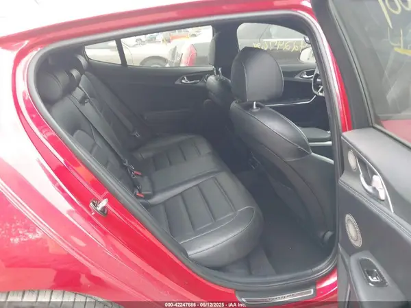 KNAE55LC6J6016001 2018 KIA STINGER - Image 8