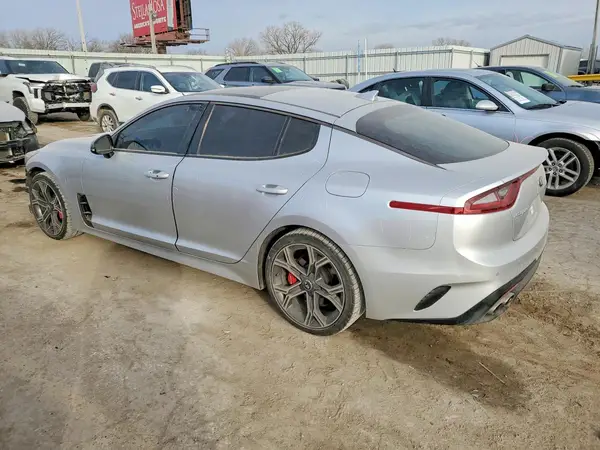 KNAE55LC6J6026950 2018 KIA STINGER - Image 2