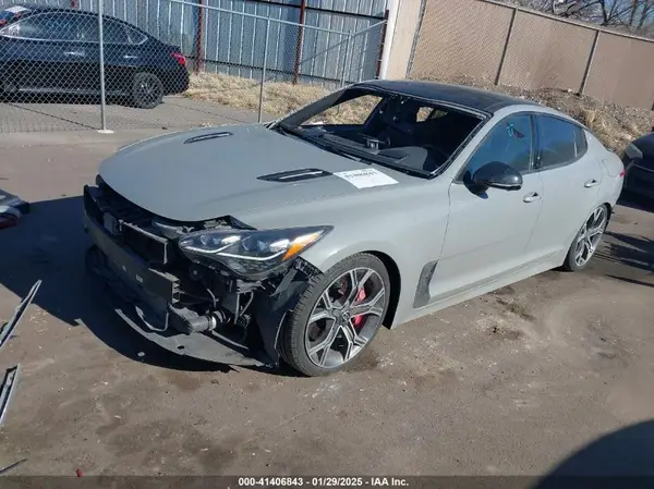 KNAE55LC6J6034322 2018 KIA STINGER - Image 2