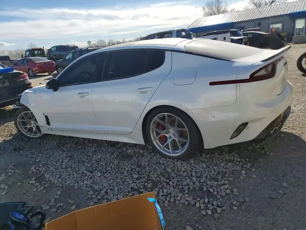 KNAE55LC6J6040217 2018 KIA STINGER - Image 2