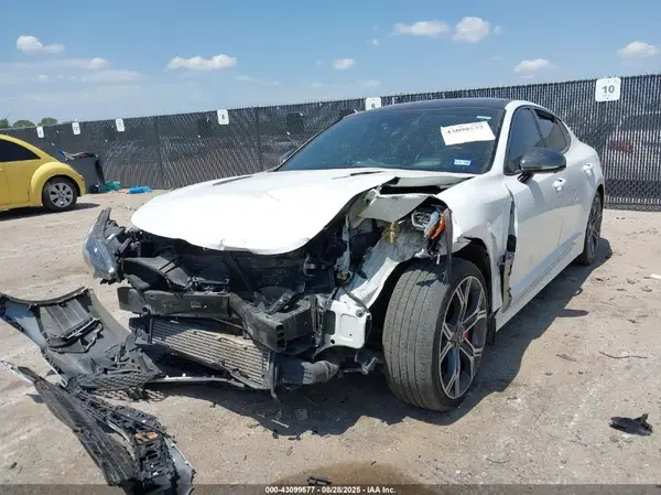 KNAE55LC6L6073656 2020 KIA STINGER - Image 2