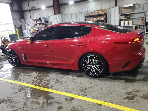 KNAE55LC7J6011762 2018 KIA STINGER - Image 2