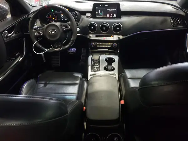 KNAE55LC7J6011762 2018 KIA STINGER - Image 8