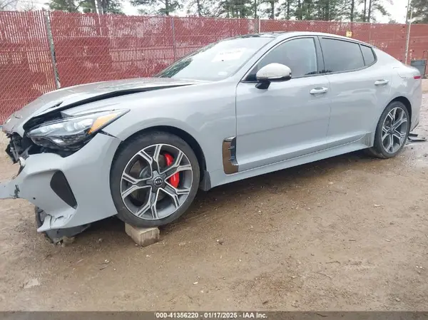 KNAE55LC7J6017223 2018 KIA STINGER - Image 2