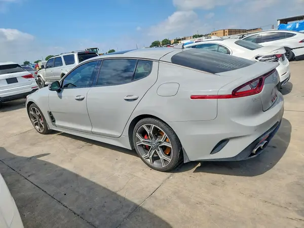 KNAE55LC7J6019280 2018 KIA STINGER - Image 2