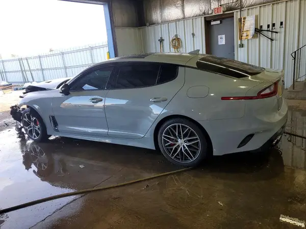 KNAE55LC7J6020266 2018 KIA STINGER - Image 2