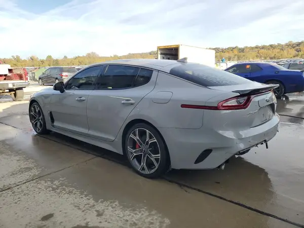 KNAE55LC7J6022373 2018 KIA STINGER - Image 2