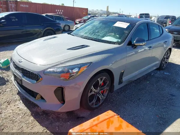 KNAE55LC7J6024009 2018 KIA STINGER - Image 2