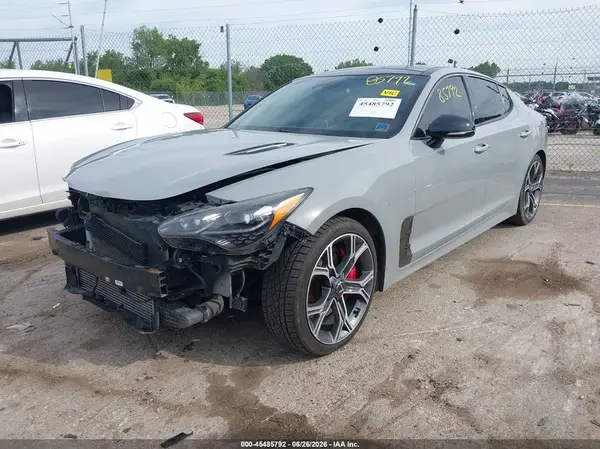 KNAE55LC7J6024379 2018 KIA STINGER - Image 2