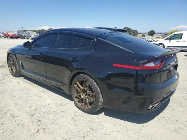 KNAE55LC7J6025211 2018 KIA STINGER - Image 2