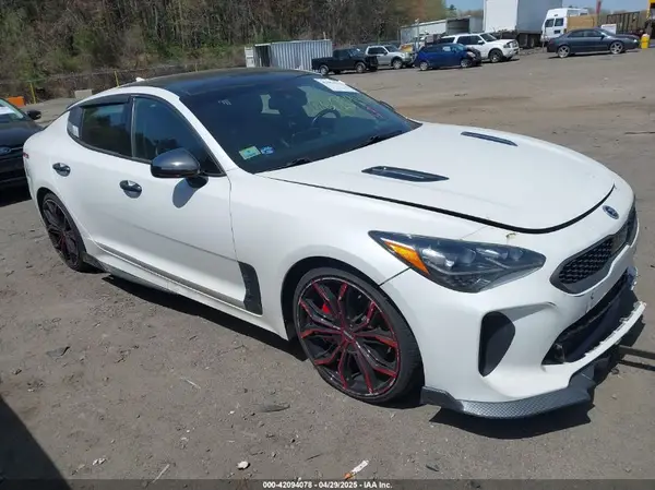 KNAE55LC7J6030974 2018 KIA STINGER - Image 1