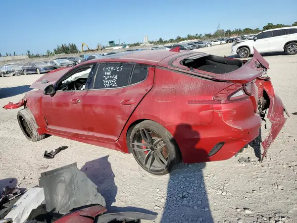 KNAE55LC8J6012645 2018 KIA STINGER - Image 2