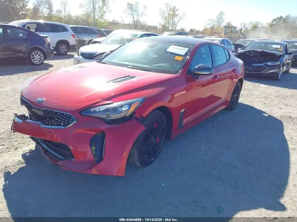 KNAE55LC8J6013228 2018 KIA STINGER - Image 2