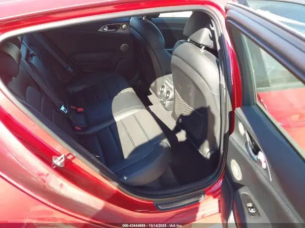 KNAE55LC8J6013228 2018 KIA STINGER - Image 8