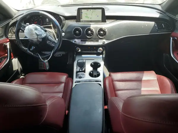 KNAE55LC8J6016789 2018 KIA STINGER - Image 8