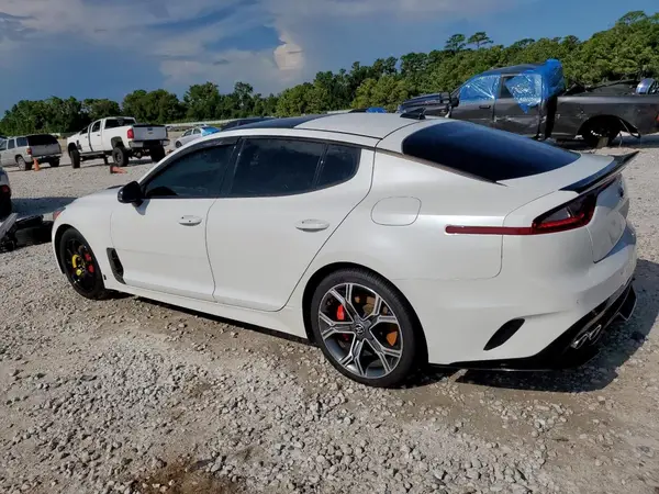 KNAE55LC8J6017943 2018 KIA STINGER - Image 2