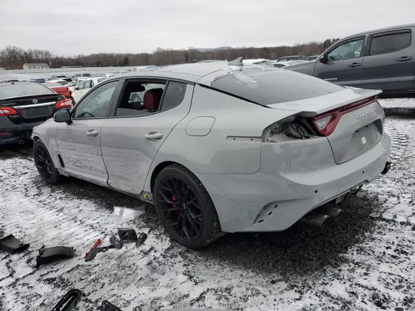 KNAE55LC8J6019921 2018 KIA STINGER - Image 2