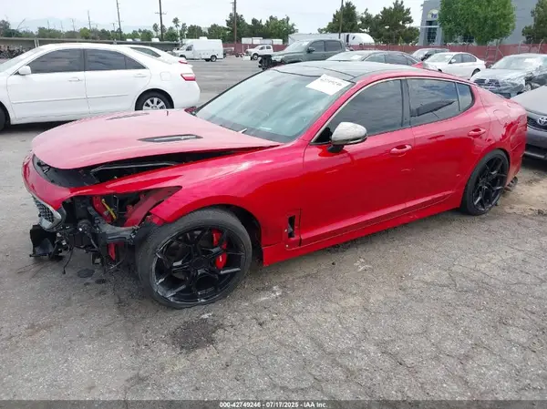 KNAE55LC8J6019949 2018 KIA STINGER - Image 2