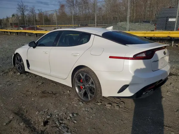 KNAE55LC8J6020762 2018 KIA STINGER - Image 2