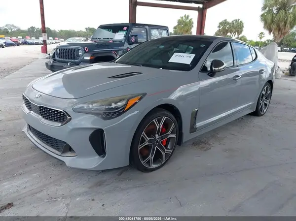 KNAE55LC8J6023709 2018 KIA STINGER - Image 2