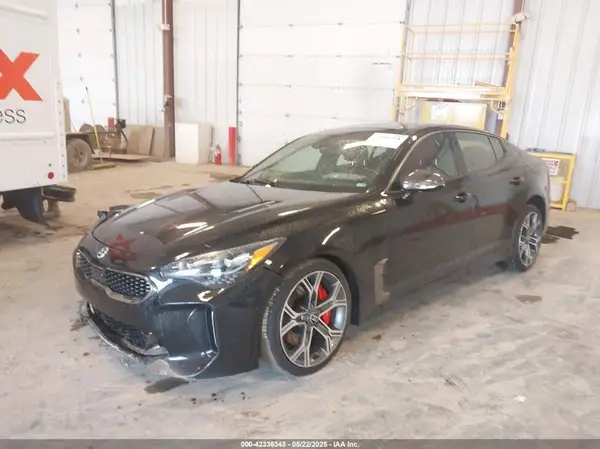 KNAE55LC8K6049096 2019 KIA STINGER - Image 2