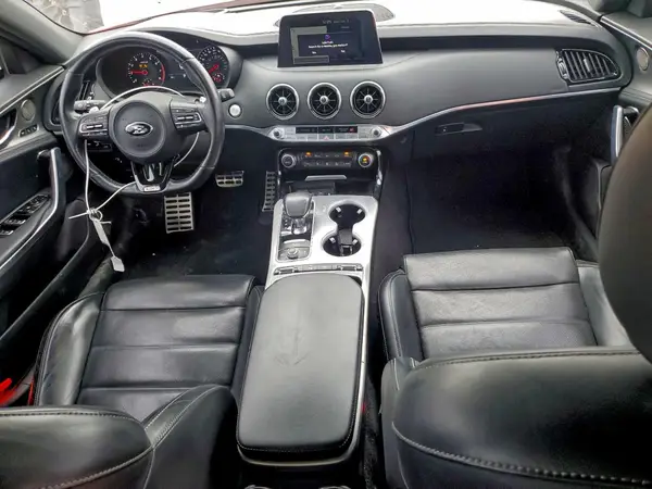 KNAE55LC9J6017675 2018 KIA STINGER - Image 8