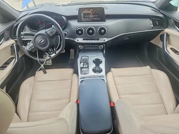 KNAE55LC9J6028708 2018 KIA STINGER - Image 8