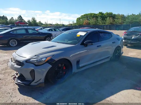 KNAE55LC9J6030488 2018 KIA STINGER - Image 2
