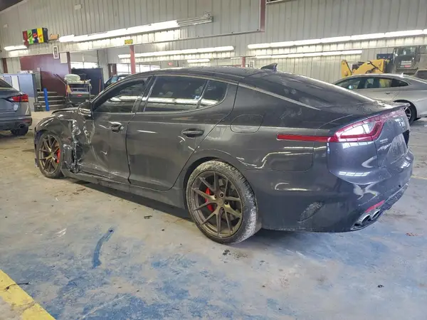 KNAE55LC9J6033729 2018 KIA STINGER - Image 2