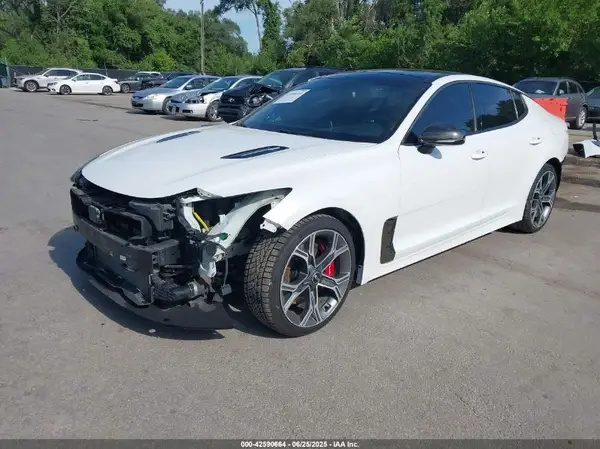 KNAE55LC9J6036274 2018 KIA STINGER - Image 2