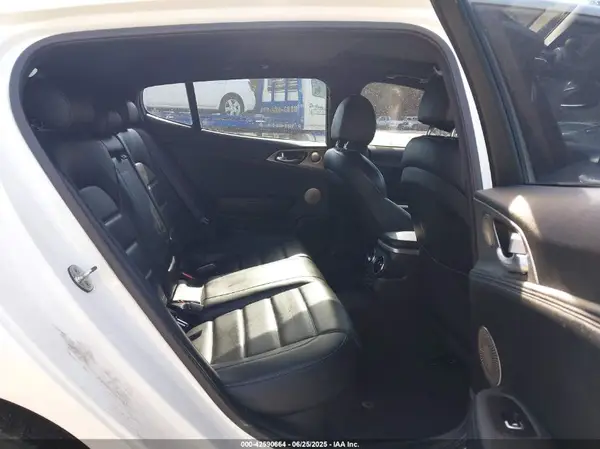KNAE55LC9J6036274 2018 KIA STINGER - Image 8