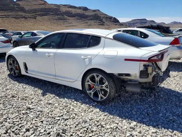 KNAE55LC9K6049351 2019 KIA STINGER - Image 2