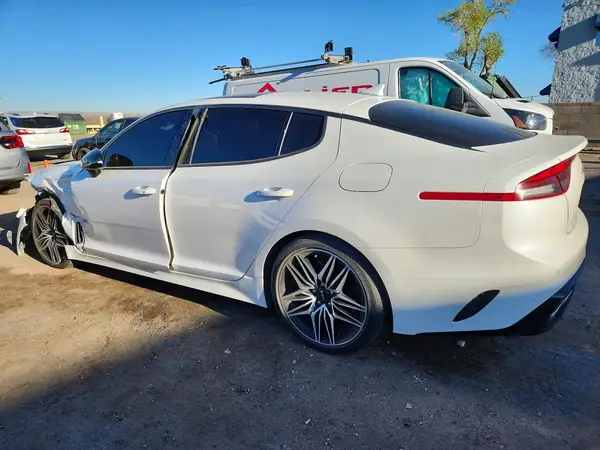 KNAE55LC9N6111125 2022 KIA STINGER - Image 2