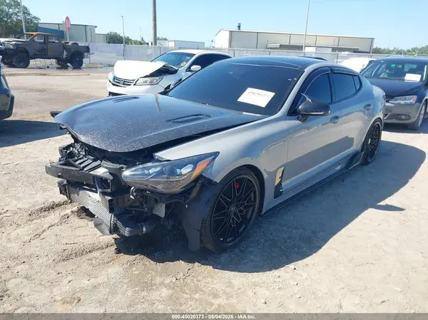 KNAE55LCXJ6013649 2018 KIA STINGER - Image 2