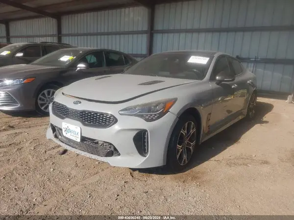 KNAE55LCXJ6023324 2018 KIA STINGER - Image 2