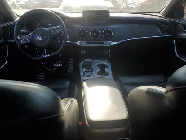 KNAE55LCXJ6025543 2018 KIA STINGER - Image 8