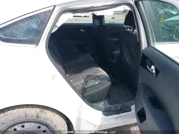 KNAF55AC3N5142402 2022 KIA FORTE - Image 8