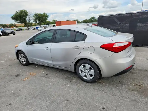 KNAFK4A60G5441863 2016 KIA FORTE - Image 2