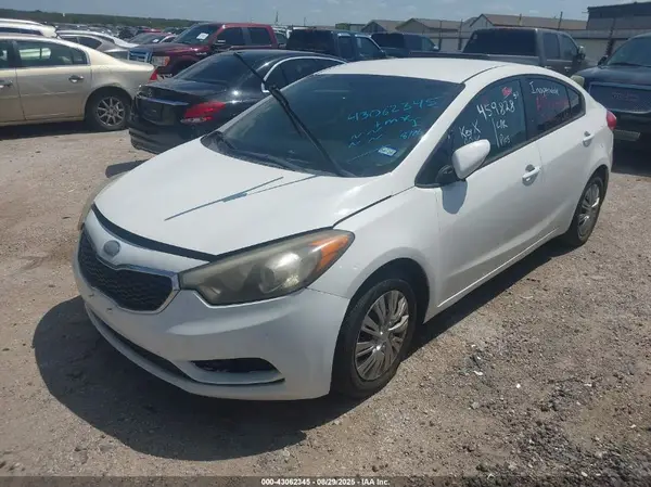 KNAFK4A60G5459828 2016 KIA FORTE - Image 2