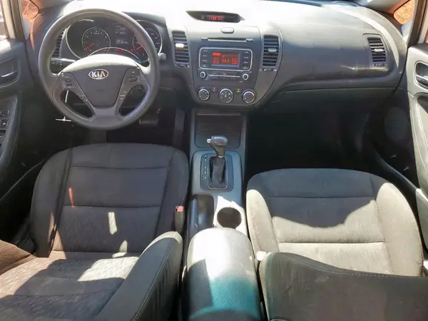 KNAFK4A60G5460560 2016 KIA FORTE - Image 8