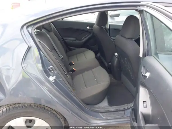 KNAFK4A60G5469212 2016 KIA FORTE - Image 8