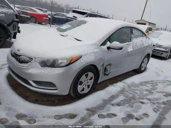 KNAFK4A60G5469517 2016 KIA FORTE - Image 2