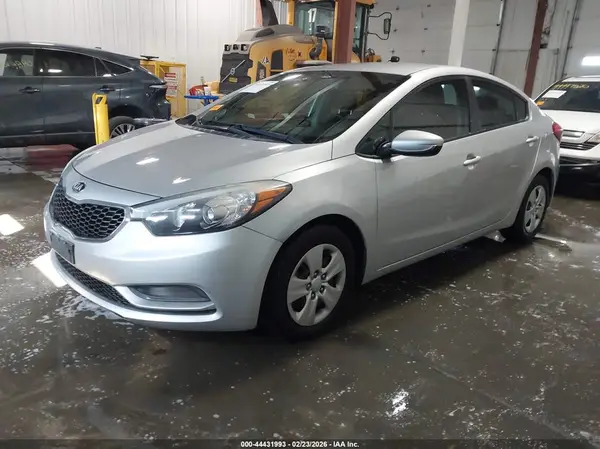 KNAFK4A60G5479092 2016 KIA FORTE - Image 2