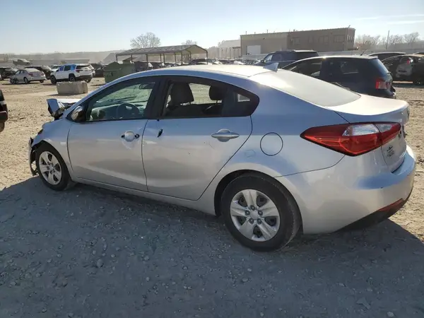 KNAFK4A60G5487242 2016 KIA FORTE - Image 2