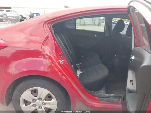 KNAFK4A60G5495406 2016 KIA FORTE - Image 8