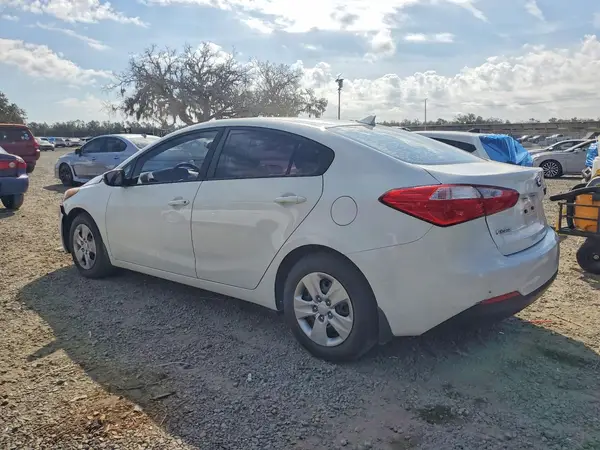 KNAFK4A60G5495972 2016 KIA FORTE - Image 2