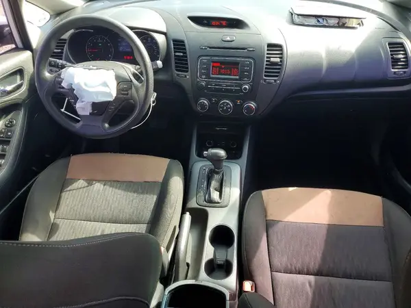 KNAFK4A60G5495972 2016 KIA FORTE - Image 8