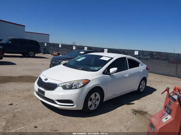 KNAFK4A60G5496670 2016 KIA FORTE - Image 2