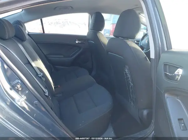 KNAFK4A60G5510339 2016 KIA FORTE - Image 8